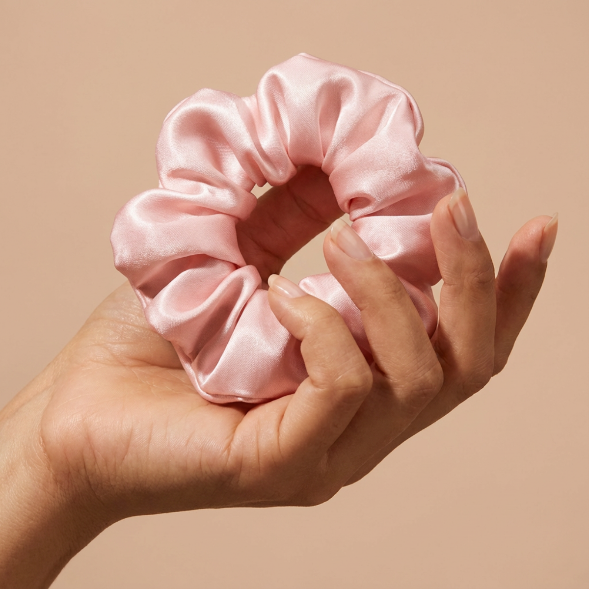 Pack Descanso de Lujo – Fundas de Satén + Gorro Invernal Forrado en Satén + Scrunchies de Seda